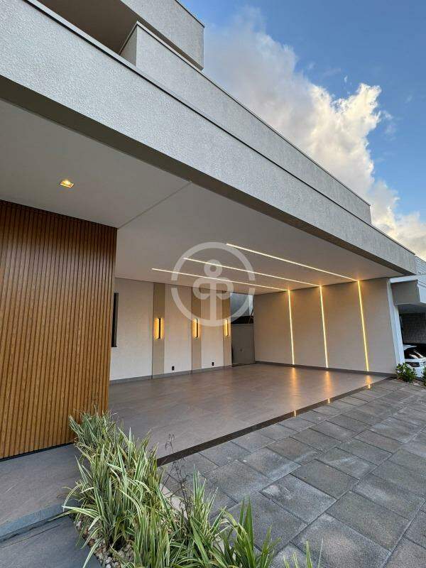 Casa em condomínio à venda no Recanto Tropical: 