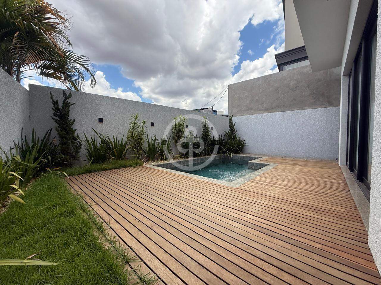 Casa em condomínio à venda no FAG: 