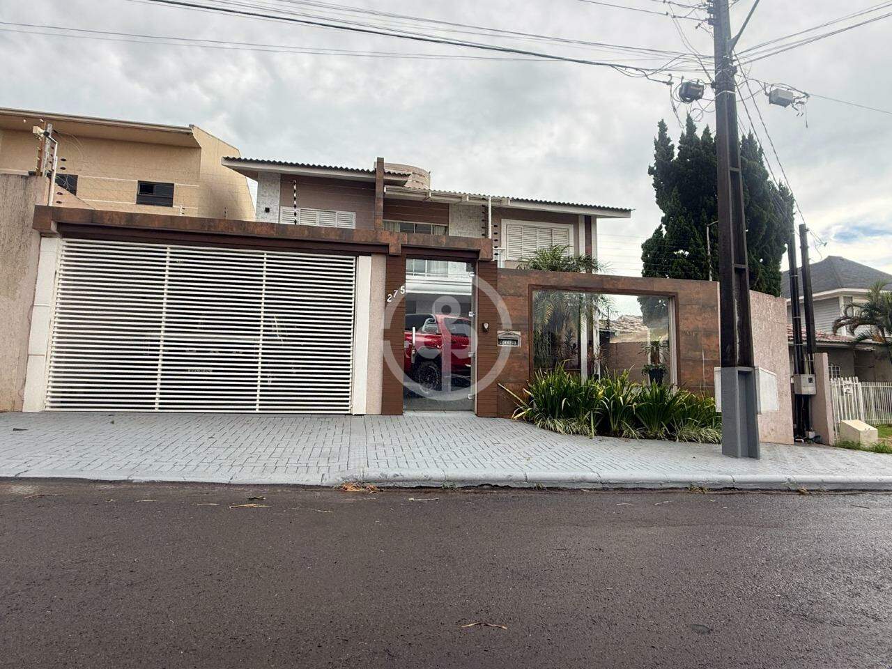 Sobrado à venda no Recanto Tropical: 