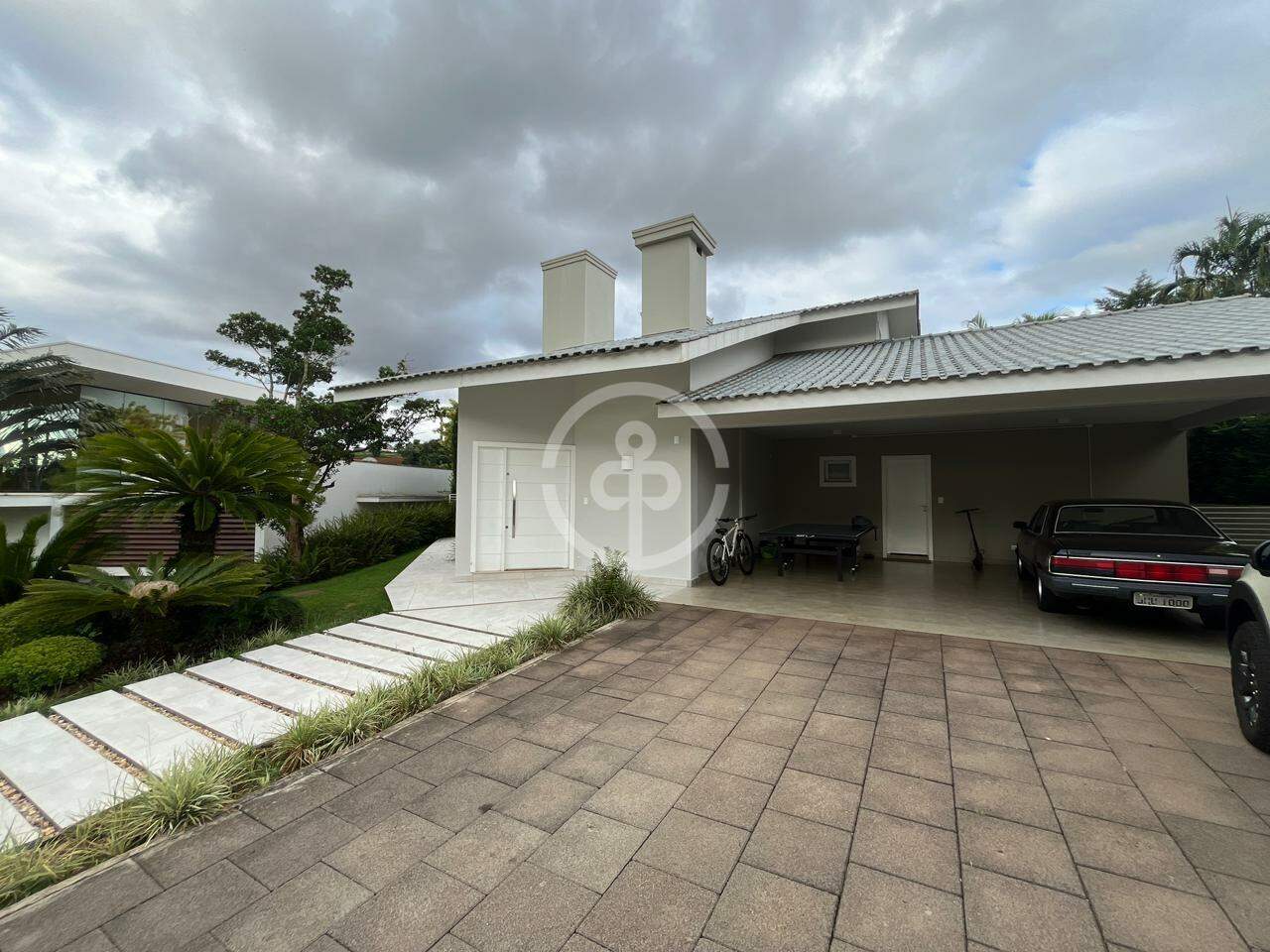 Casa em condomínio à venda no Country: 