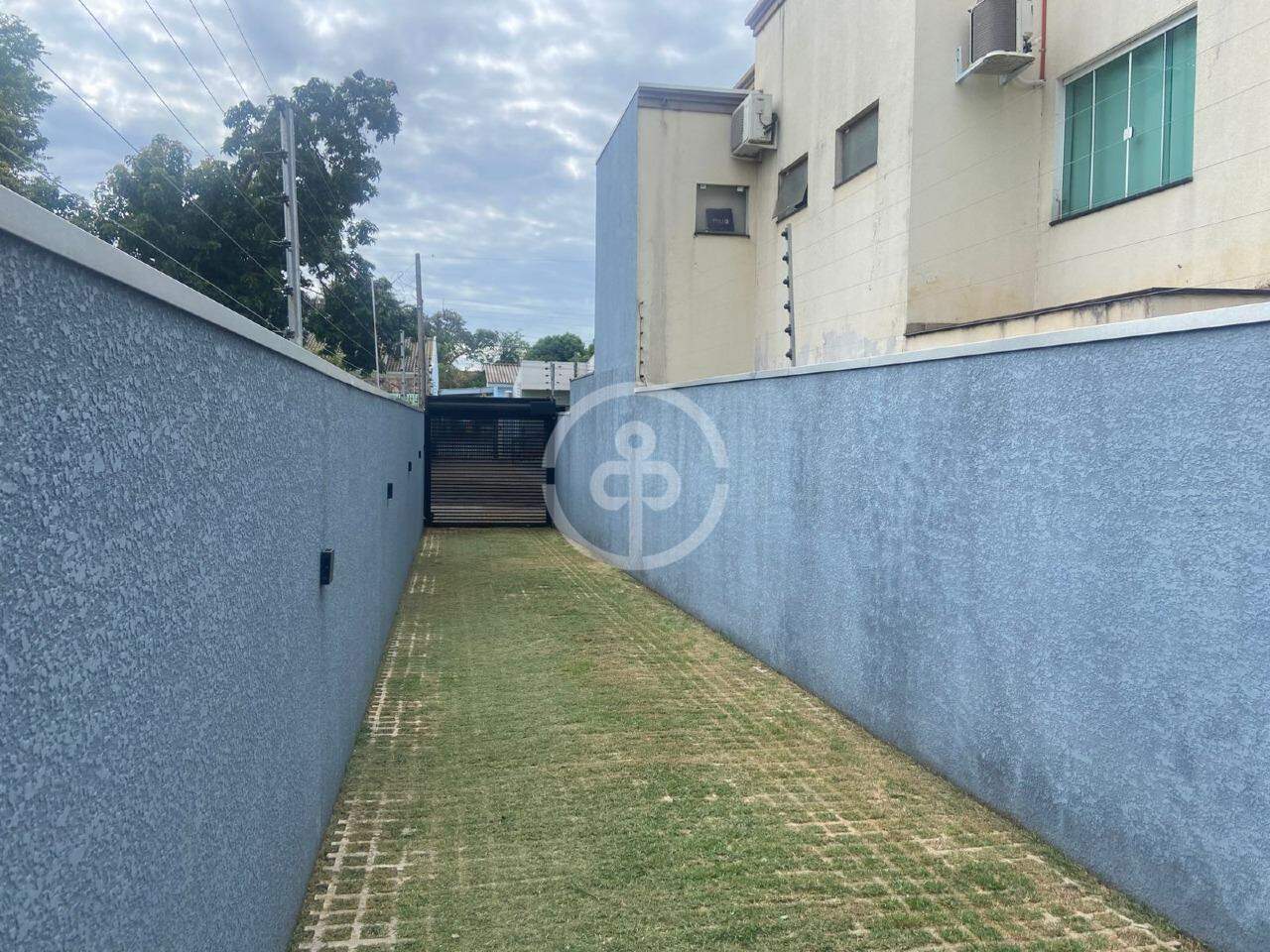 Sobrado para aluguel no Coqueiral: 