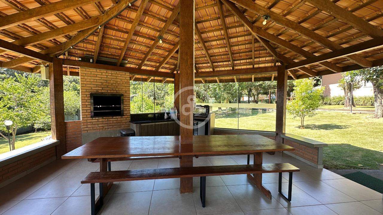 Terreno em condomínio à venda no Cataratas: 