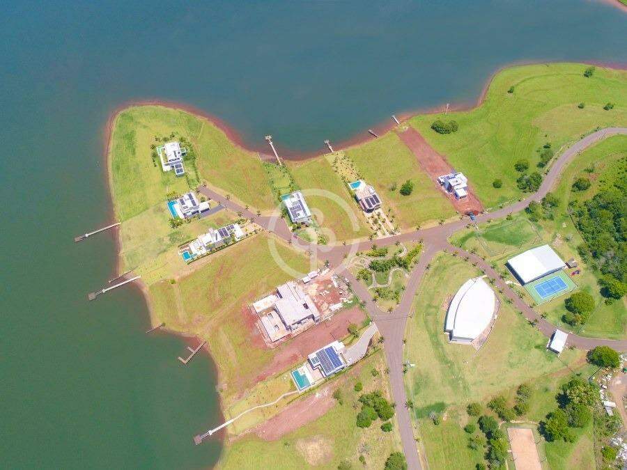 Terreno à venda no Marinas: 