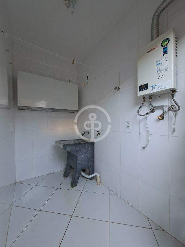 Sobrado para aluguel no Coqueiral: 