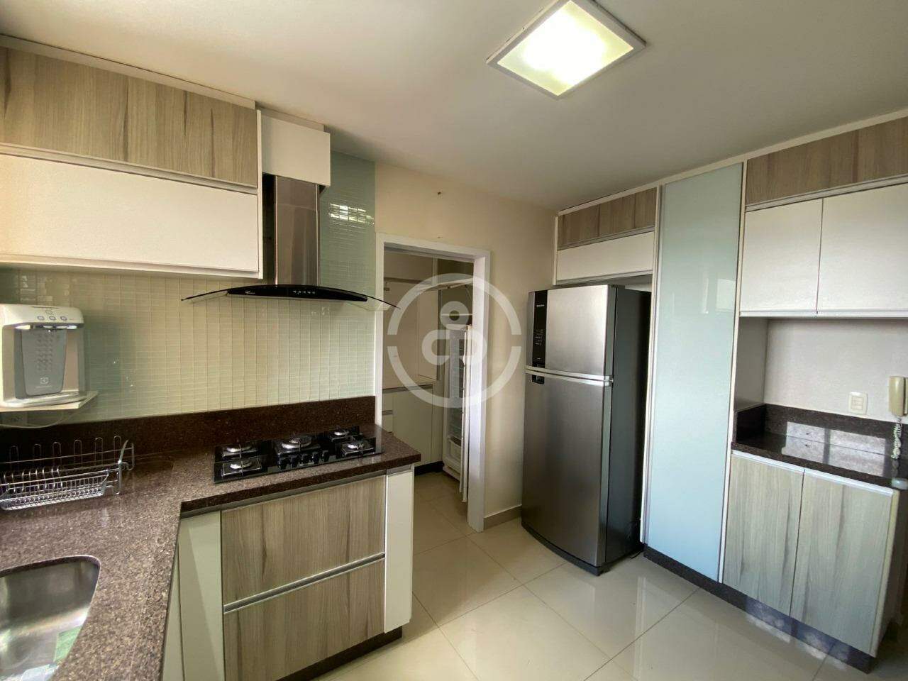 Apartamento para aluguel no Centro: 