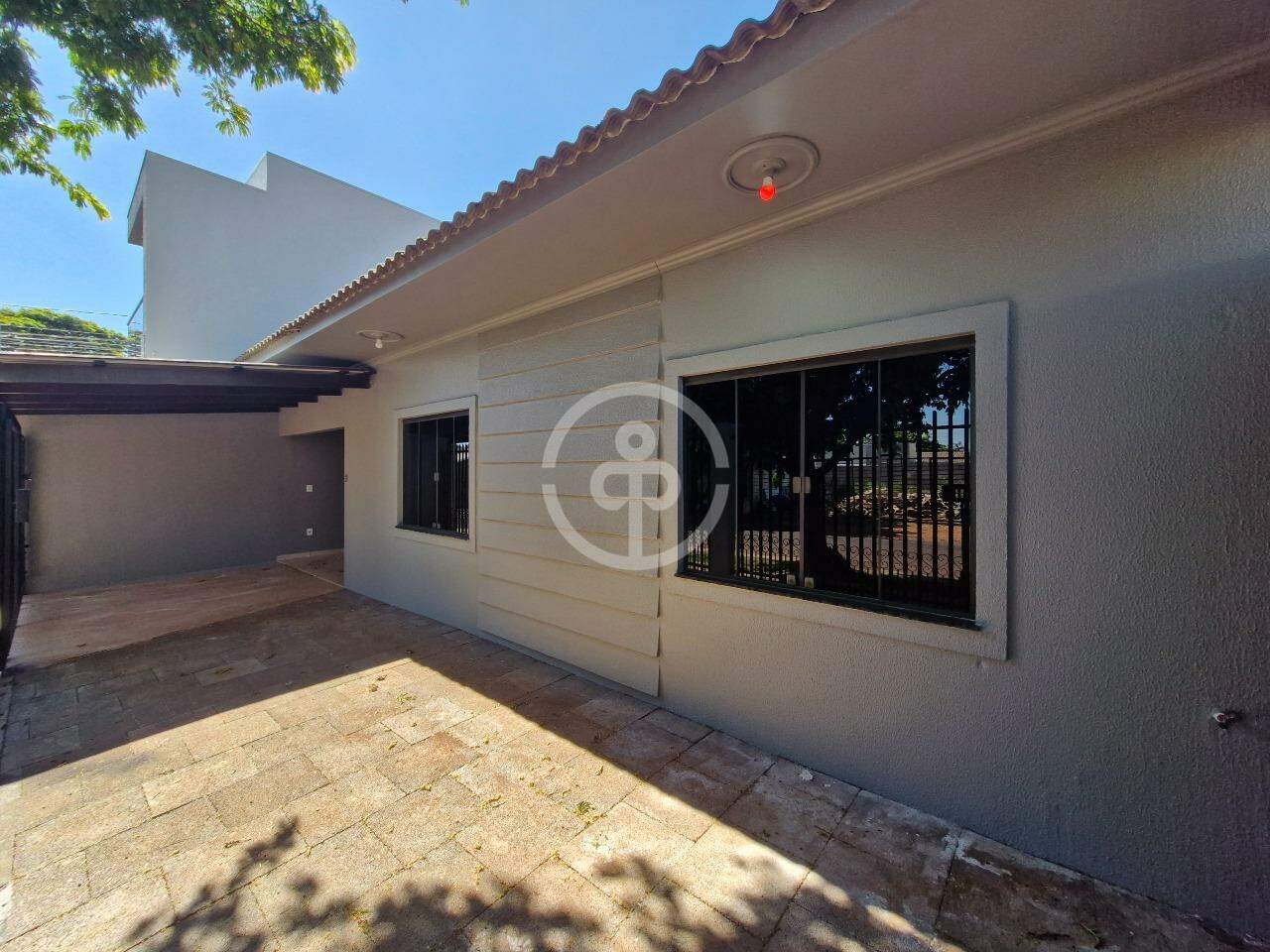 Casa para aluguel no Esmeralda: 