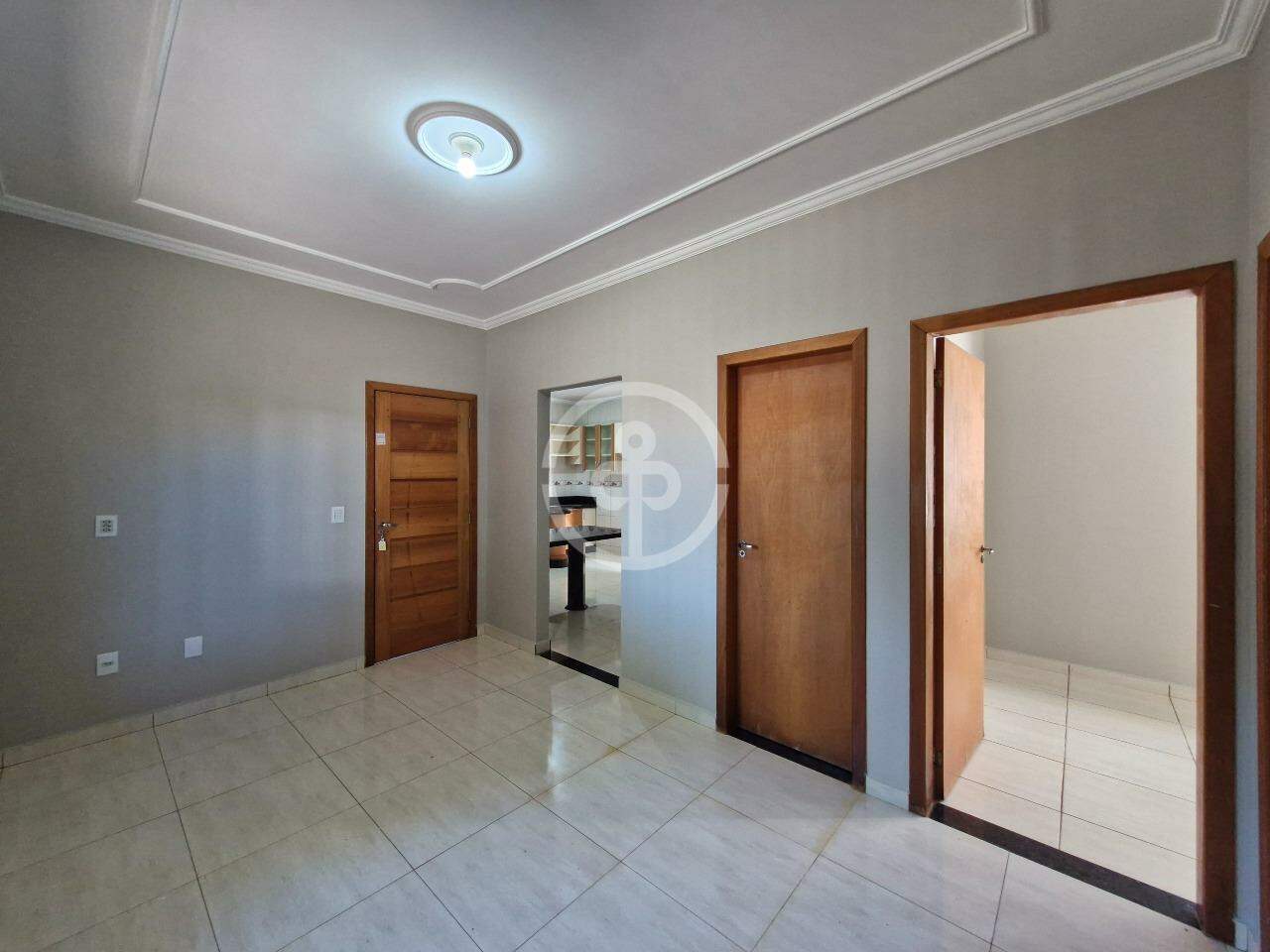 Casa para aluguel no Esmeralda: 