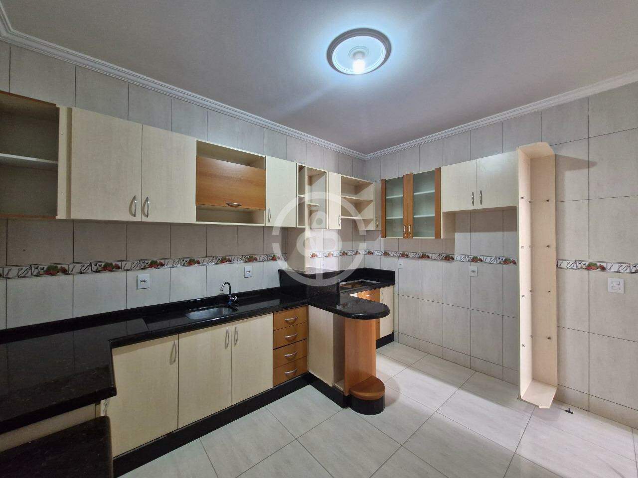 Casa para aluguel no Esmeralda: 