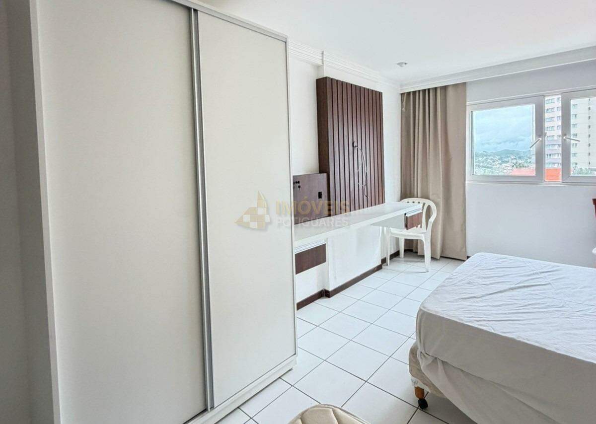 Flat à venda no Ponta Negra: 