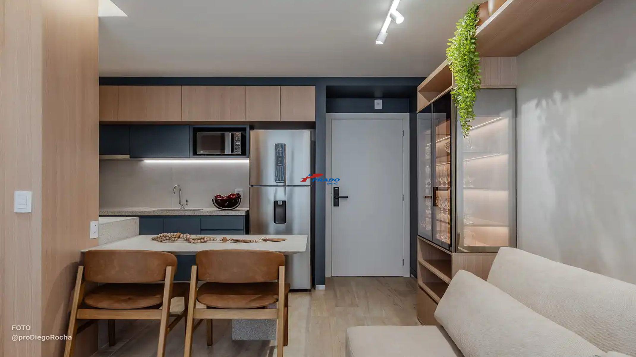 Apartamento à venda no Prado: Sala de estar e cozinha - decorado
