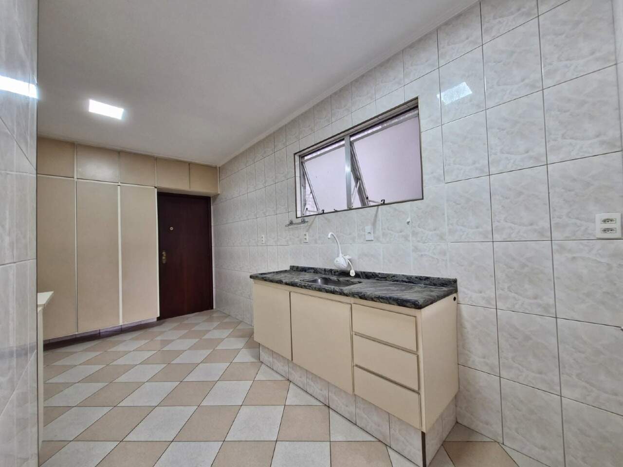 Apartamento à venda no Embaré: 