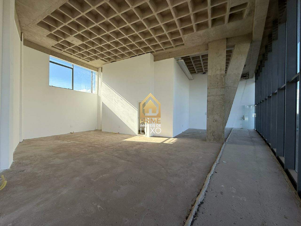 Sala à venda no Vale do Sereno: 
