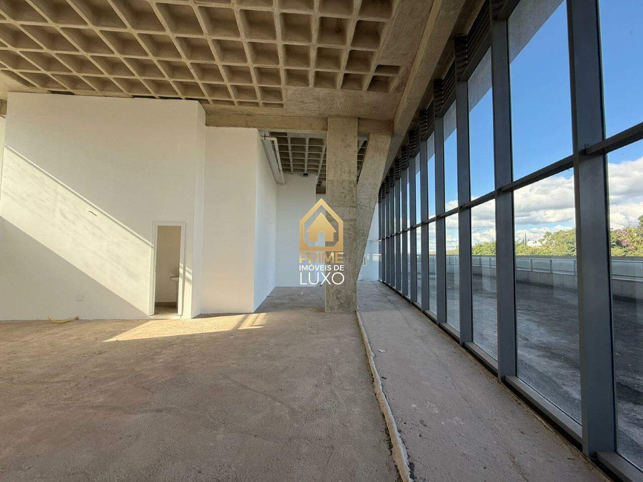 Sala à venda no Vale do Sereno: 