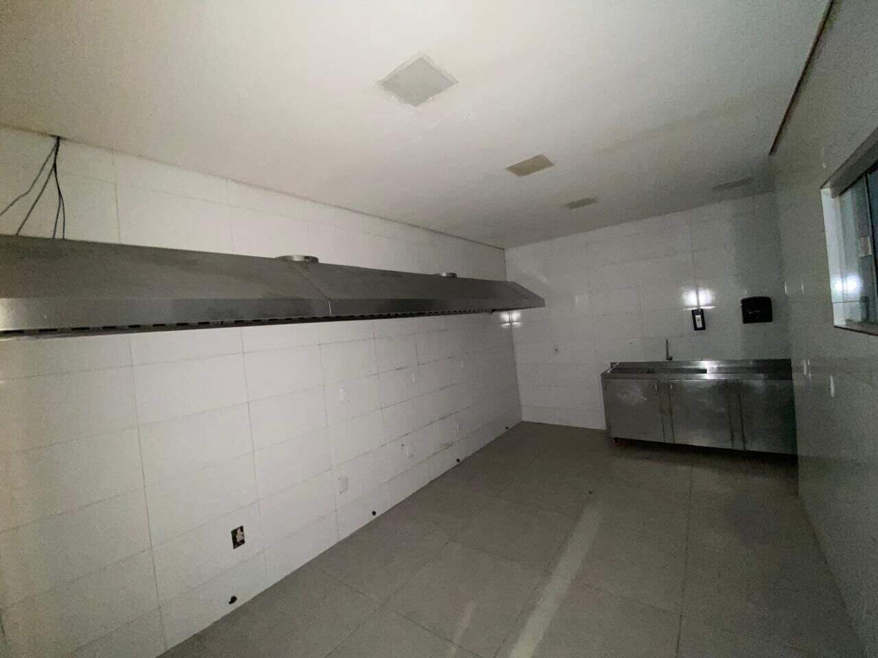 Loja para aluguel no Setor Garavelo: 