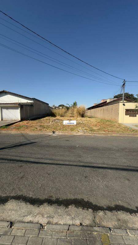 Lote à venda no Santa Genoveva: 