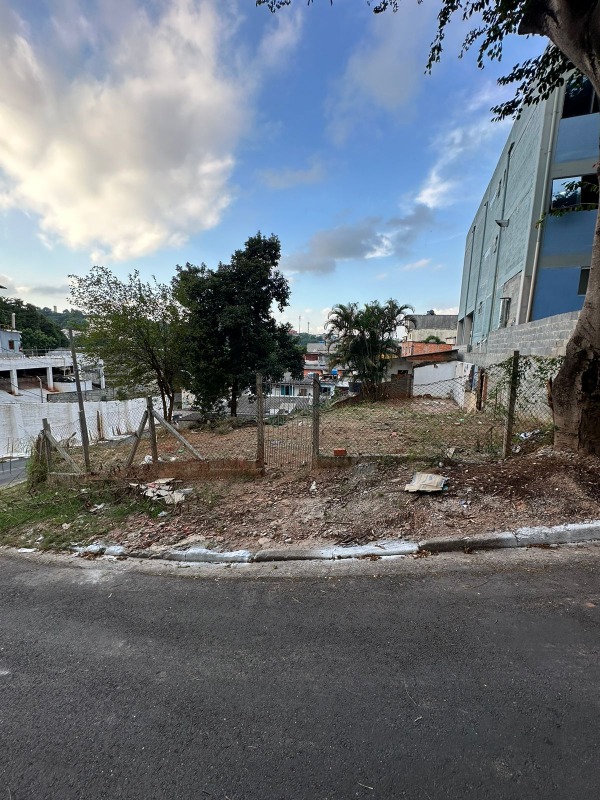 Terreno à venda no Jardim Regina Alice: 