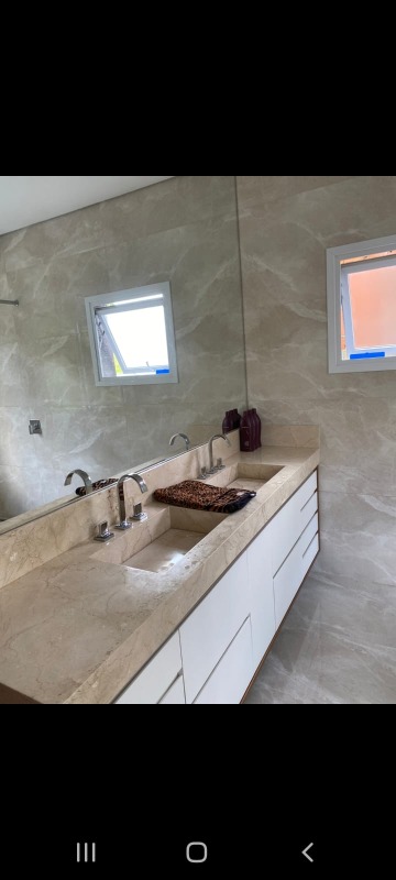 Casa à venda no Jardim do Golf I: 