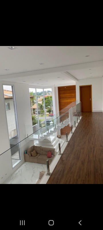 Casa à venda no Jardim do Golf I: 