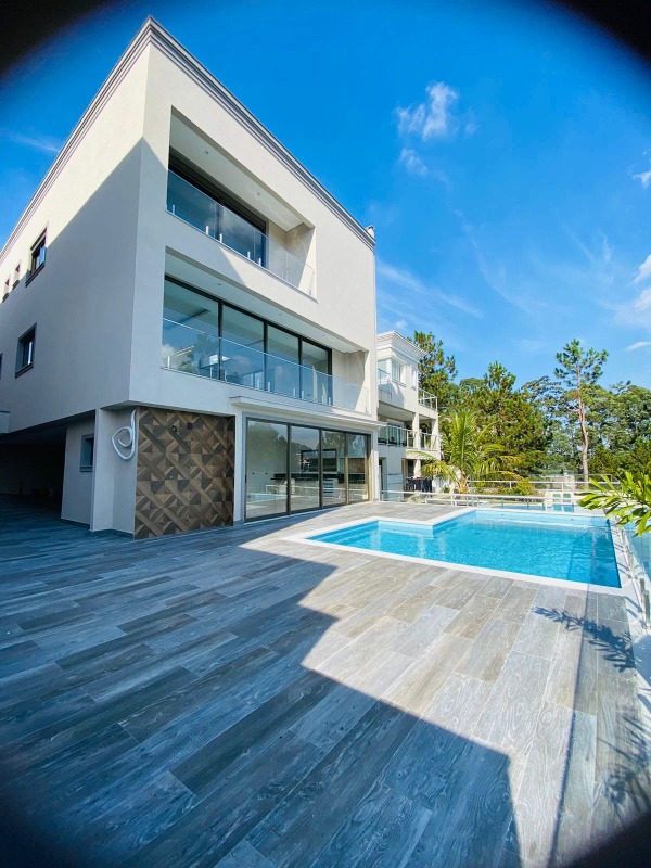 Casa à venda no Tamboré: 