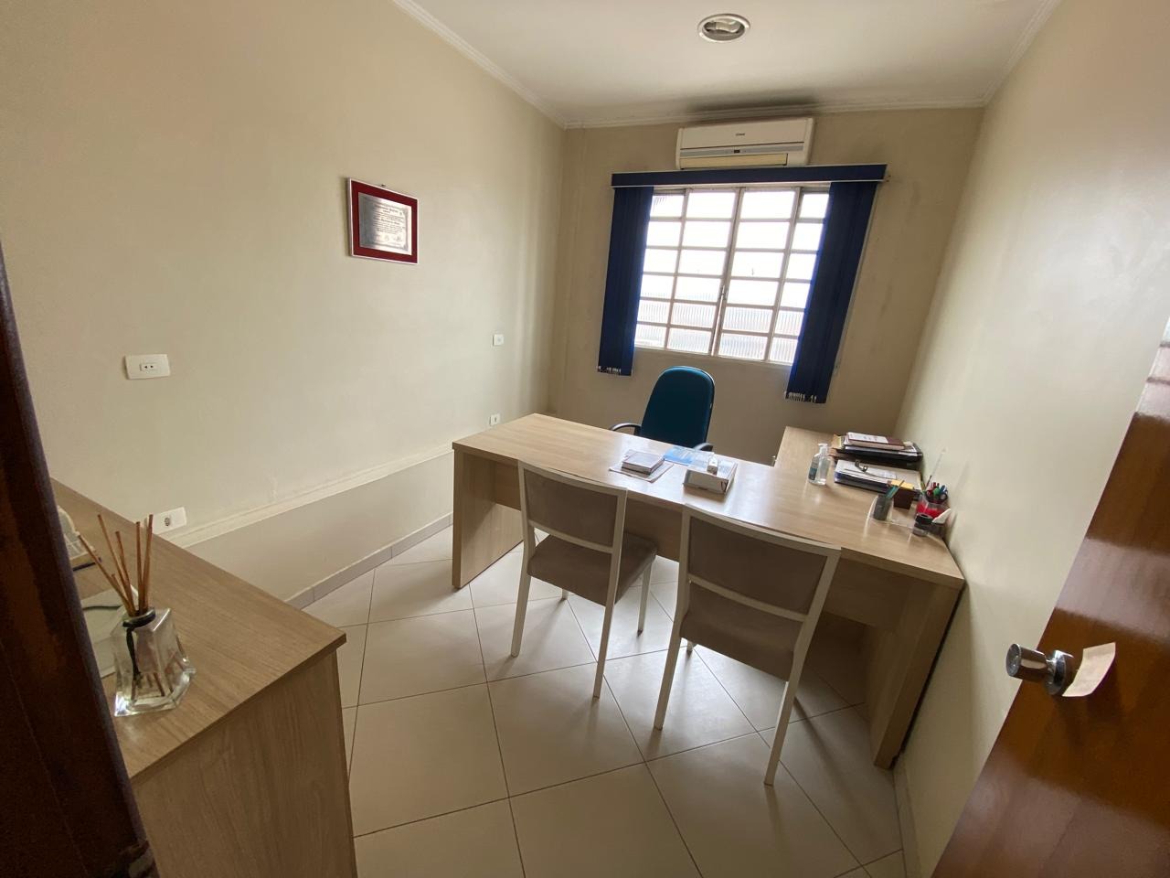 Sala para aluguel no Jardim dos Camargos: 