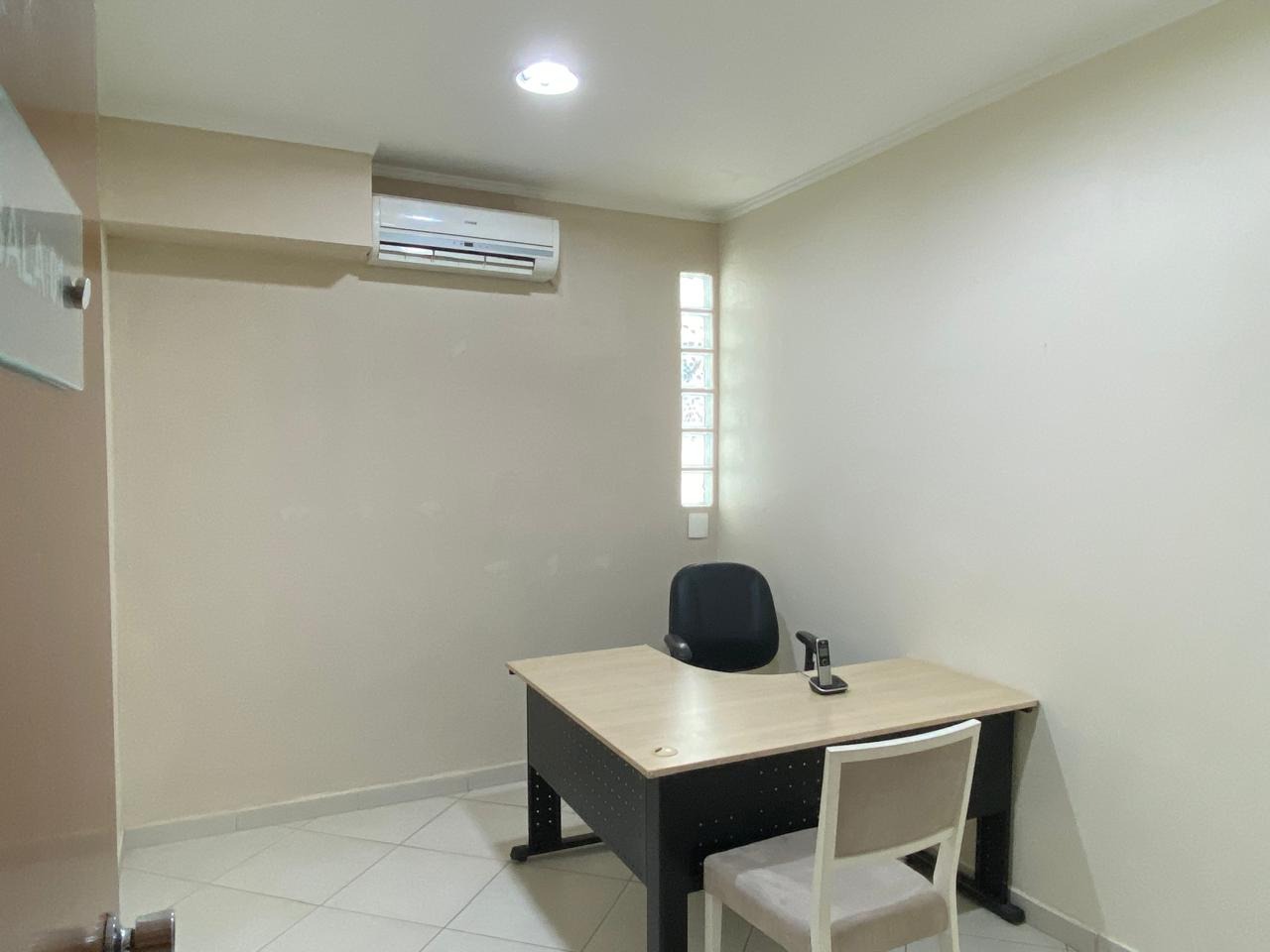 Sala para aluguel no Jardim dos Camargos: 