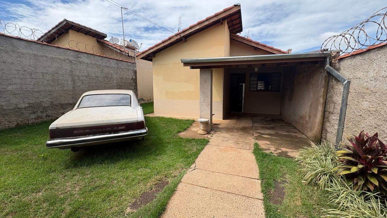 Casa à venda no Conjunto Habitacional Gildo Geraldo: 