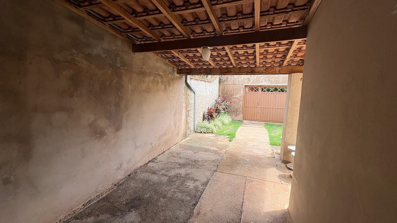 Casa à venda no Conjunto Habitacional Gildo Geraldo: 