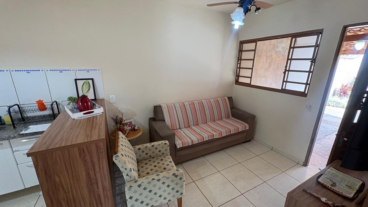 Casa à venda no Conjunto Habitacional Gildo Geraldo: 