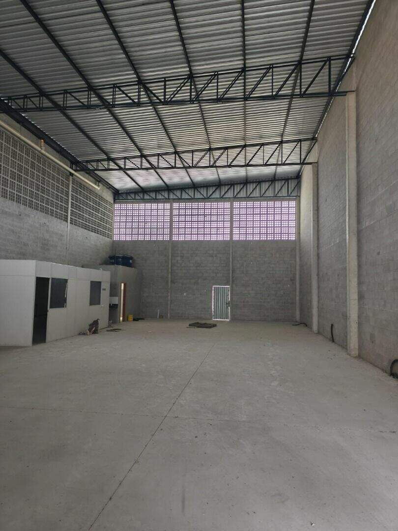 Galpão para aluguel no Canivete: 