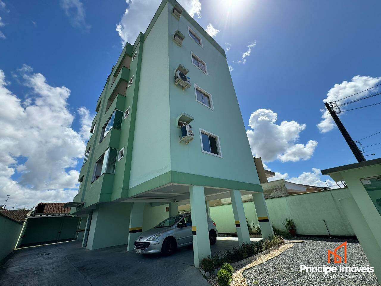 Apartamento para aluguel em Joinville, Guanabara, 2 quartos: 