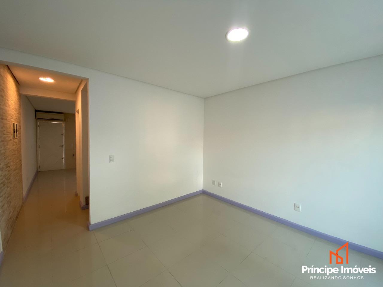 Casa para aluguel em Joinville, Guanabara, 2 quartos: 