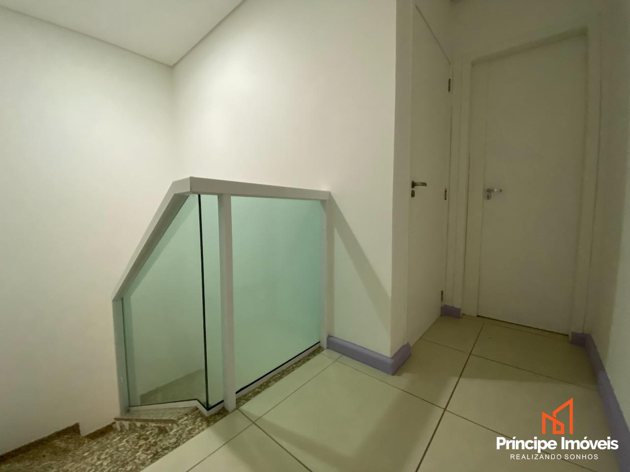 Casa para aluguel em Joinville, Guanabara, 2 quartos: 