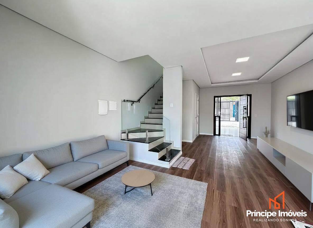Casa para aluguel em Joinville, Bom Retiro, 3 quartos: 
