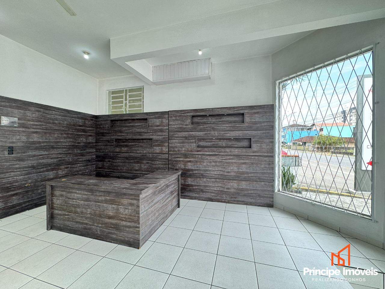 Sala comercial para aluguel em Joinville, Iririú, : 