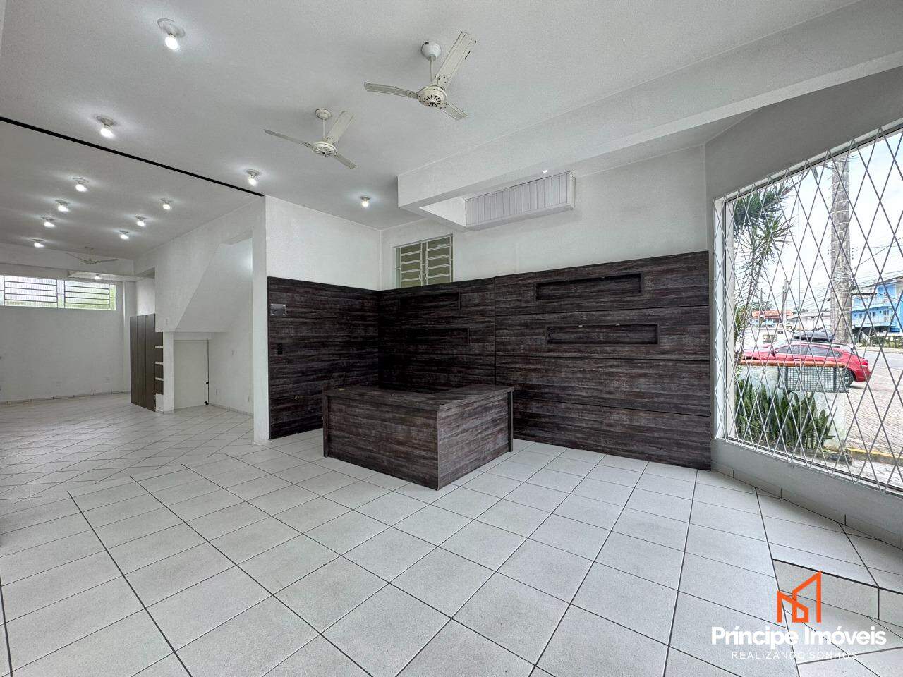 Sala comercial para aluguel em Joinville, Iririú, : 