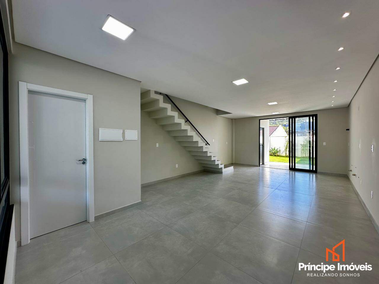 Geminado à venda em Joinville, Saguaçu, 3 quartos: 