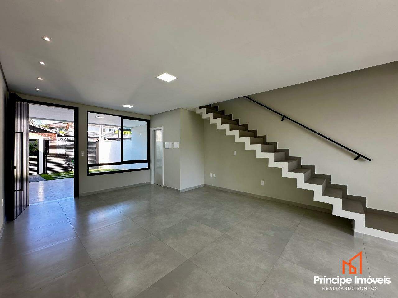 Geminado à venda em Joinville, Saguaçu, 3 quartos: 