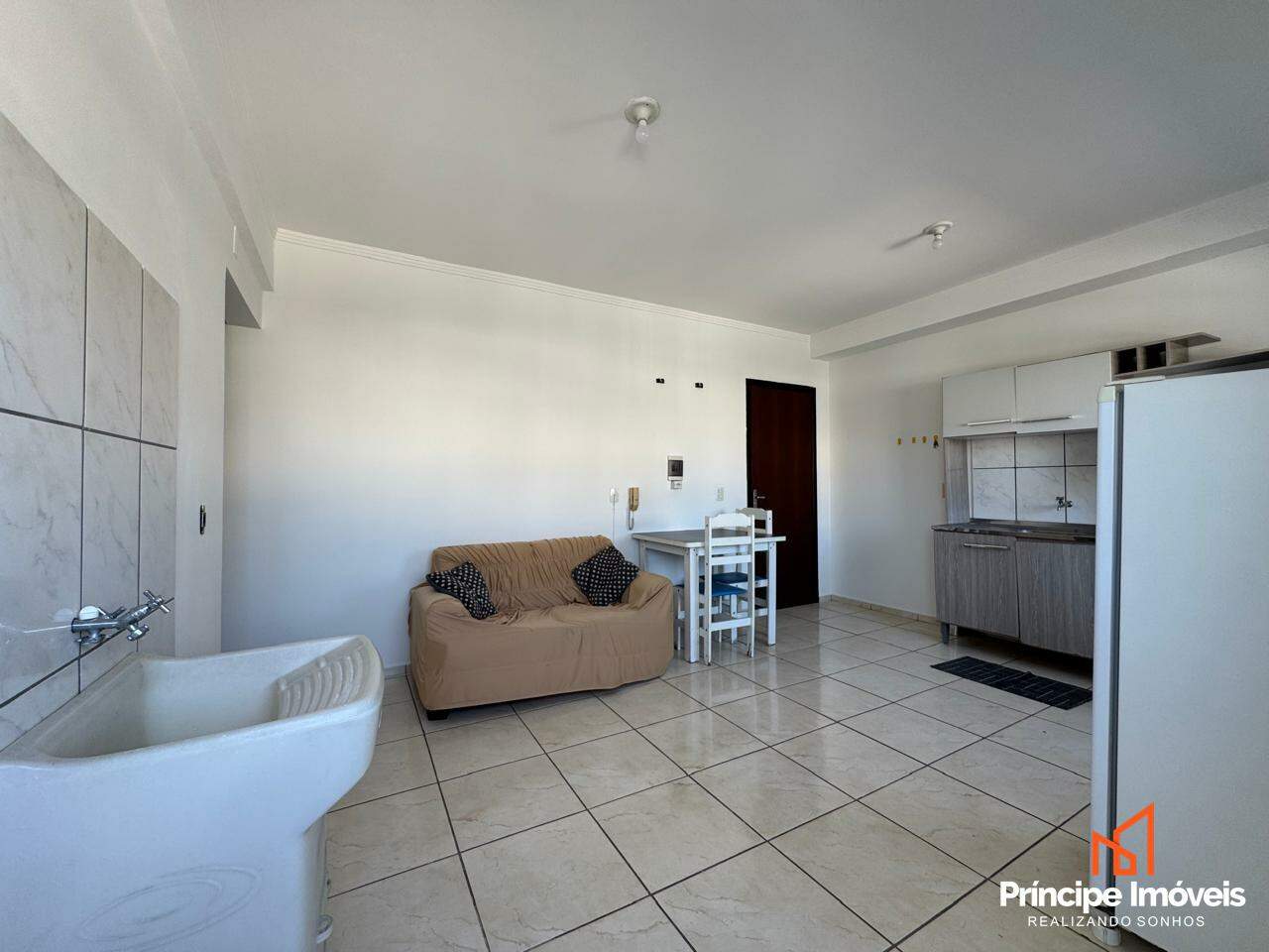 Apartamento para aluguel em Joinville, Costa e Silva, 1 quarto: 