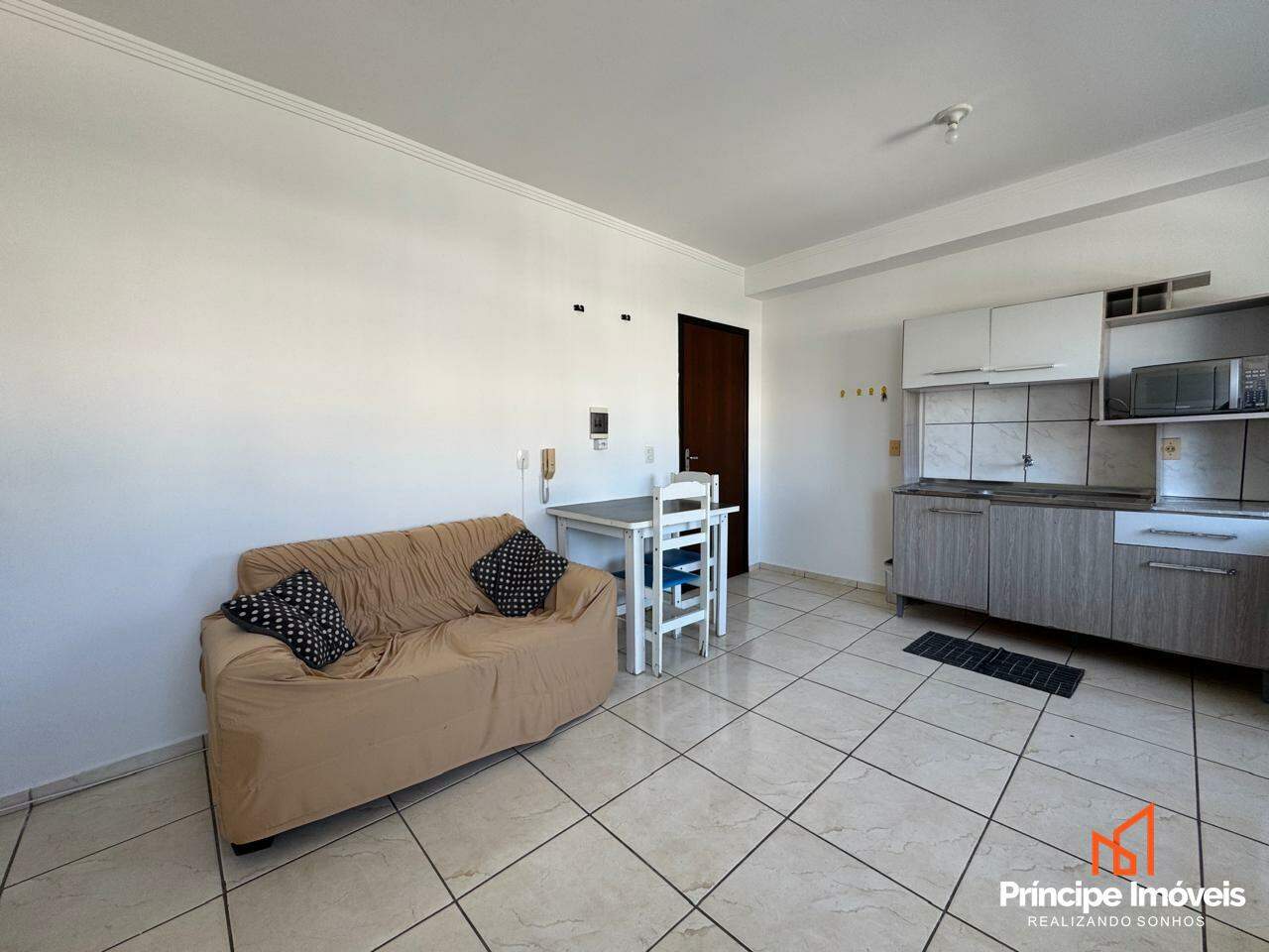 Apartamento para aluguel em Joinville, Costa e Silva, 1 quarto: 