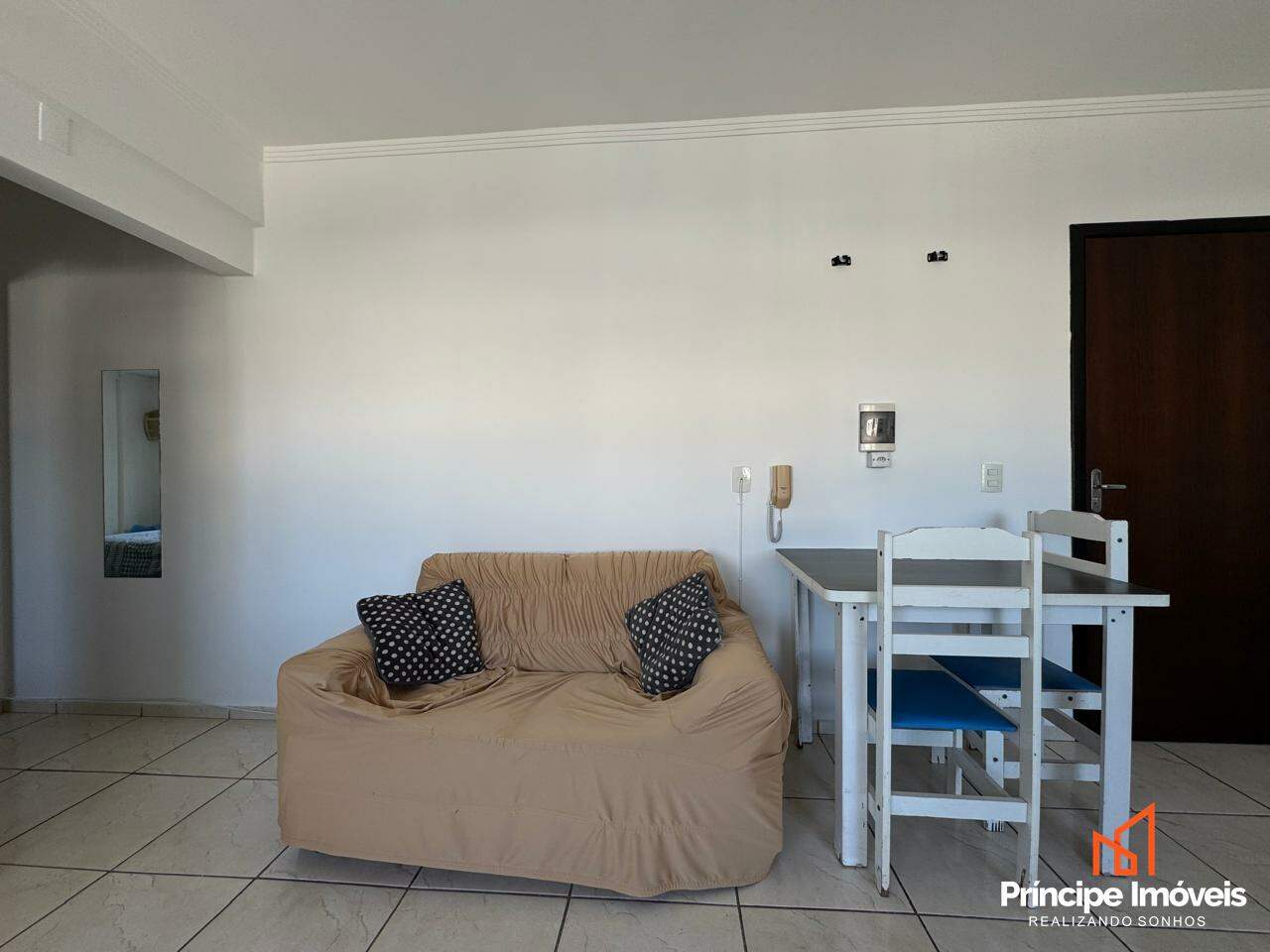 Apartamento para aluguel em Joinville, Costa e Silva, 1 quarto: 