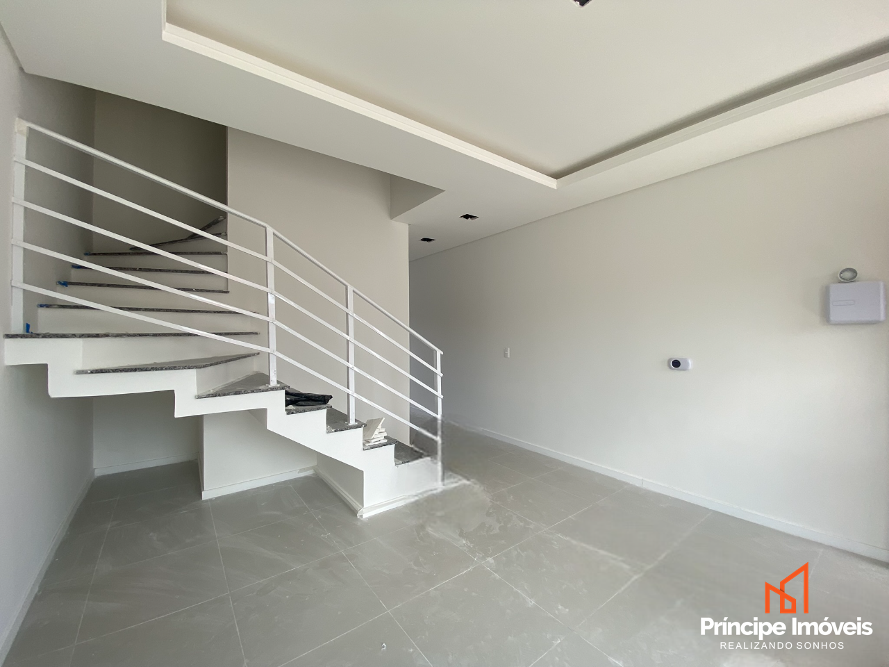 Casa para aluguel em Joinville, Guanabara, 2 quartos: 