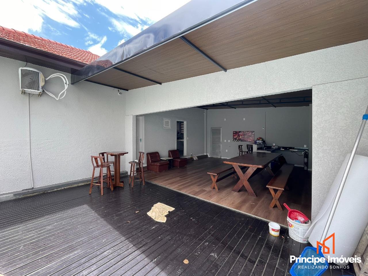 Casa à venda em Joinville, América, 4 quartos: 