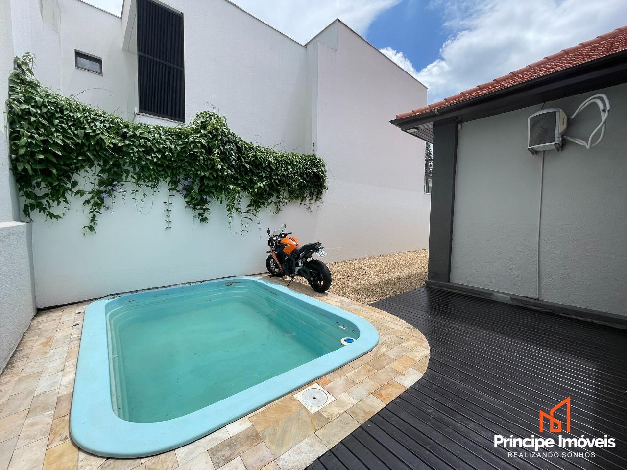 Casa à venda em Joinville, América, 4 quartos: 