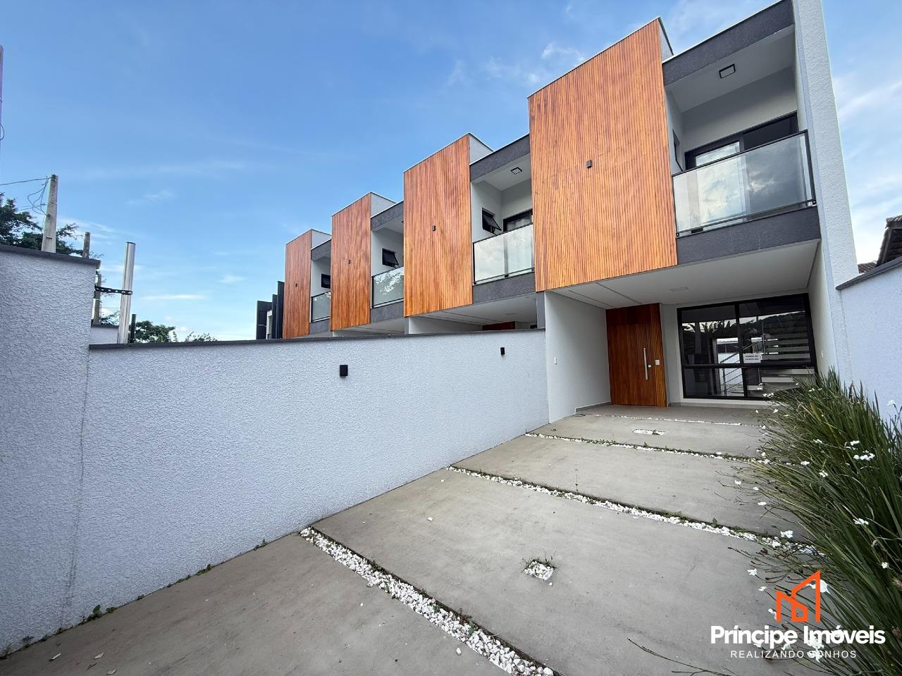 Geminado à venda em Joinville, Iririú, 3 quartos: 