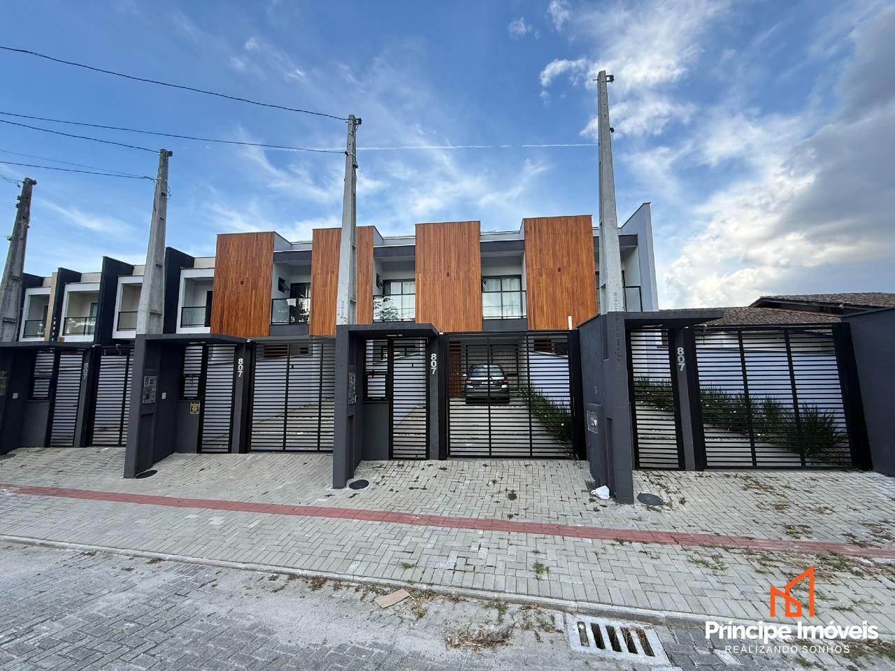 Geminado à venda em Joinville, Iririú, 3 quartos: 