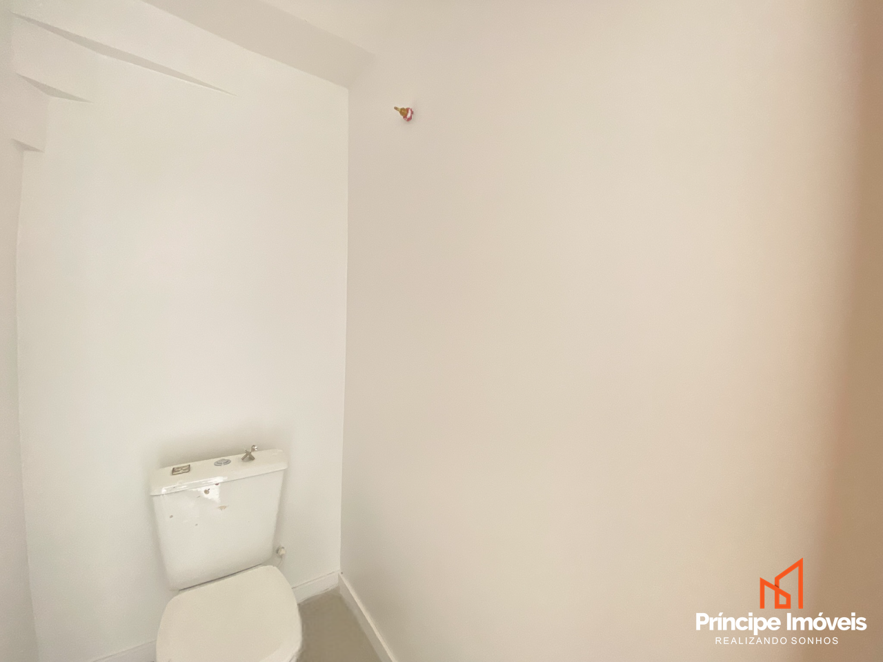 Casa para aluguel em Joinville, Guanabara, 2 quartos: 