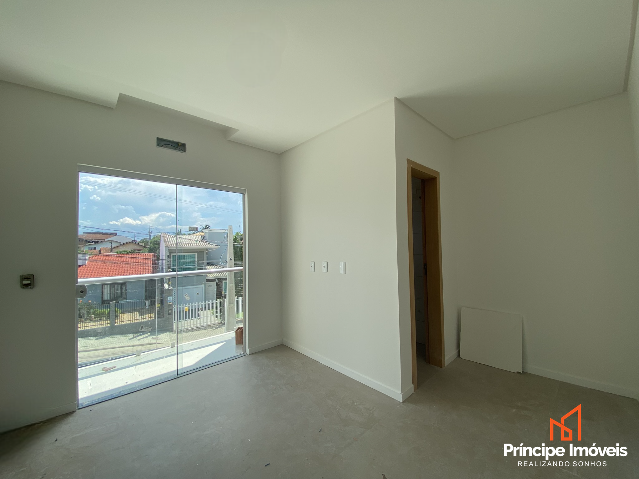 Casa para aluguel em Joinville, Guanabara, 2 quartos: 