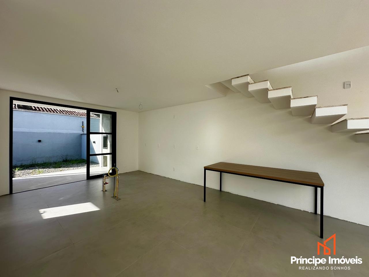 Geminado à venda em Joinville, Iririú, 3 quartos: 