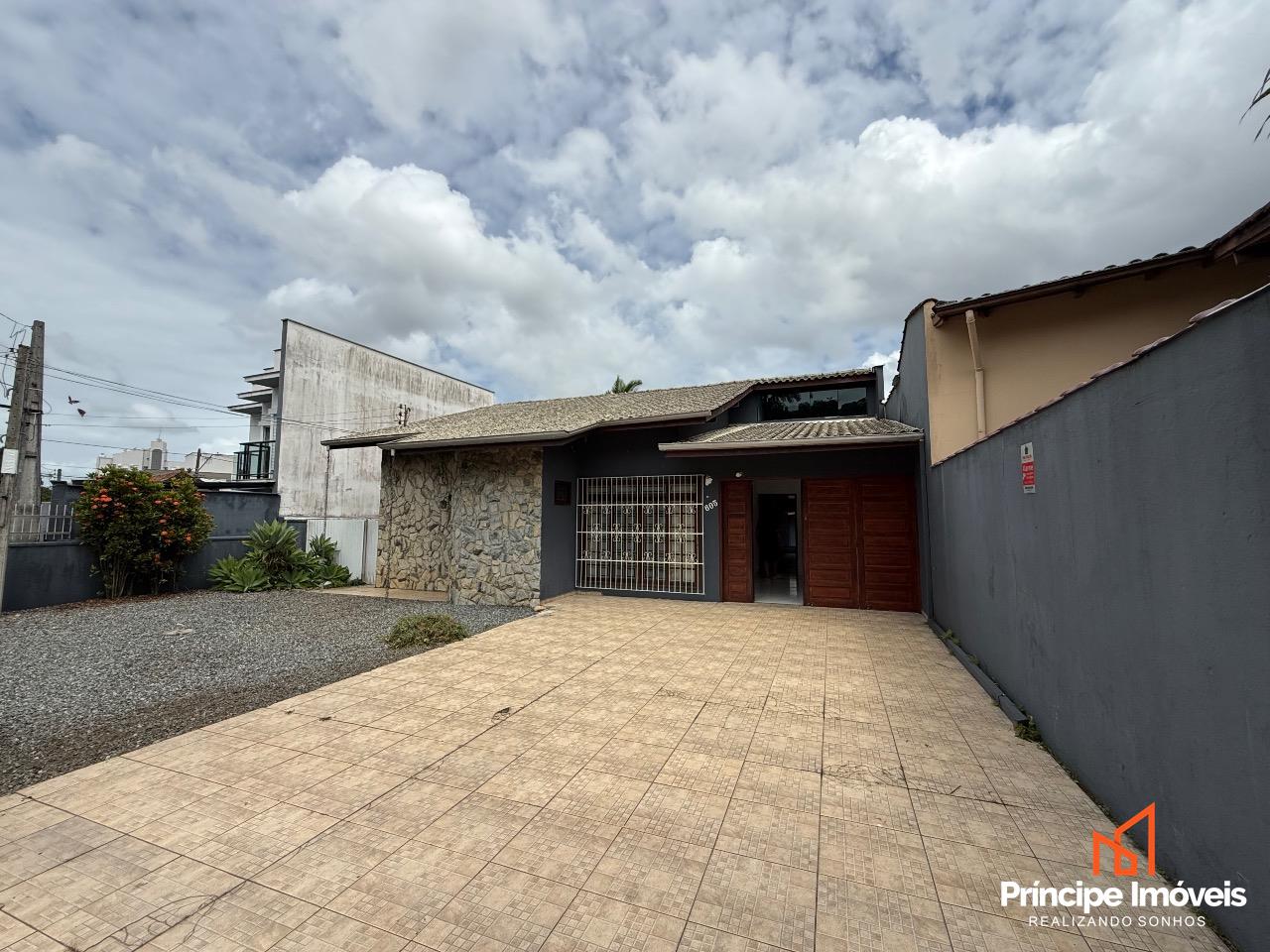 Casa à venda em Joinville, Saguaçu, 3 quartos: 