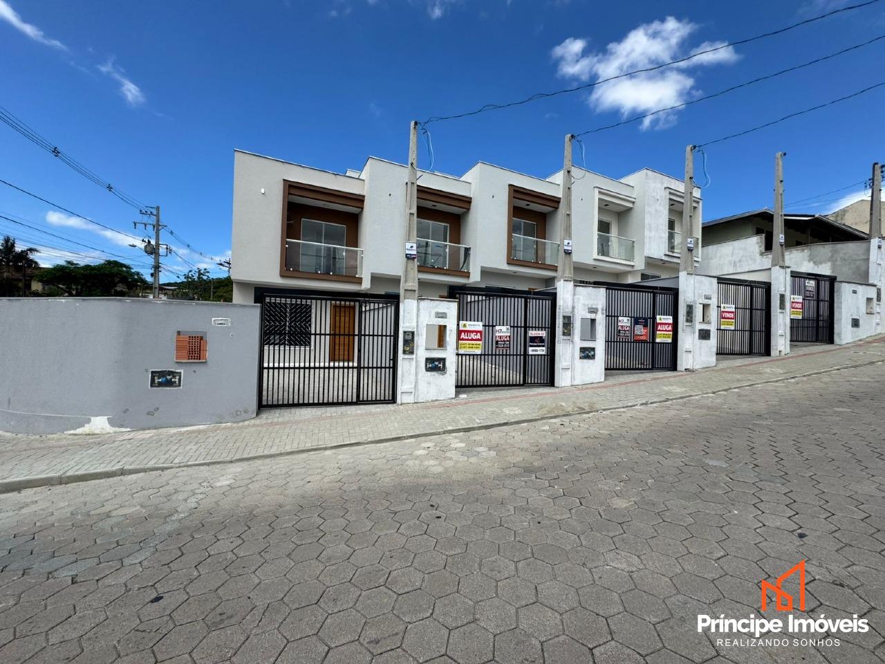 Casa para aluguel em Joinville, Guanabara, 2 quartos: 